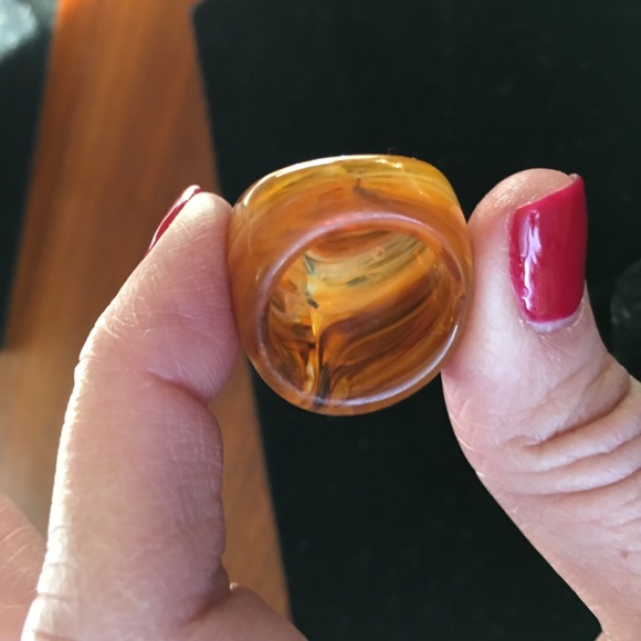 Funky plastic ring - Picture 5 of 5